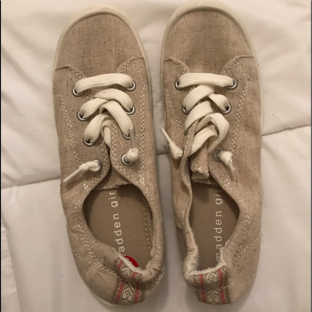 madden girl slip on. Brand new. never worn.